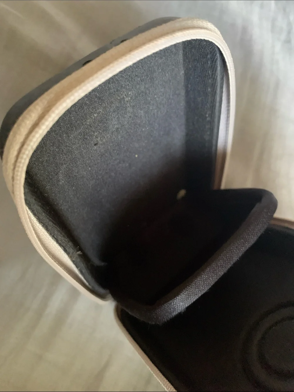 Samsonite Black Compact Hard Shell Camera Case with Tan Trim